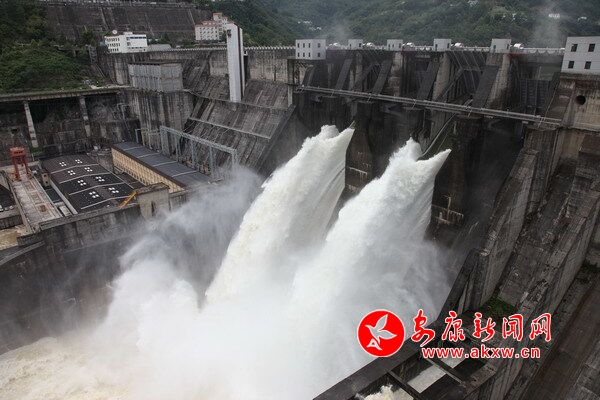 安康水电厂:预泄腾库积极应对强降雨